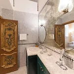 A Pochi Passi Dalla Piazzetta *
